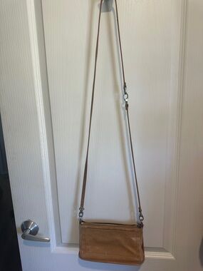 Leather Crossbody Bag in Tan - Classic Everyday Style